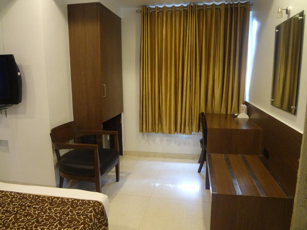 Hotel Adi Nagpur Ngoại thất bức ảnh