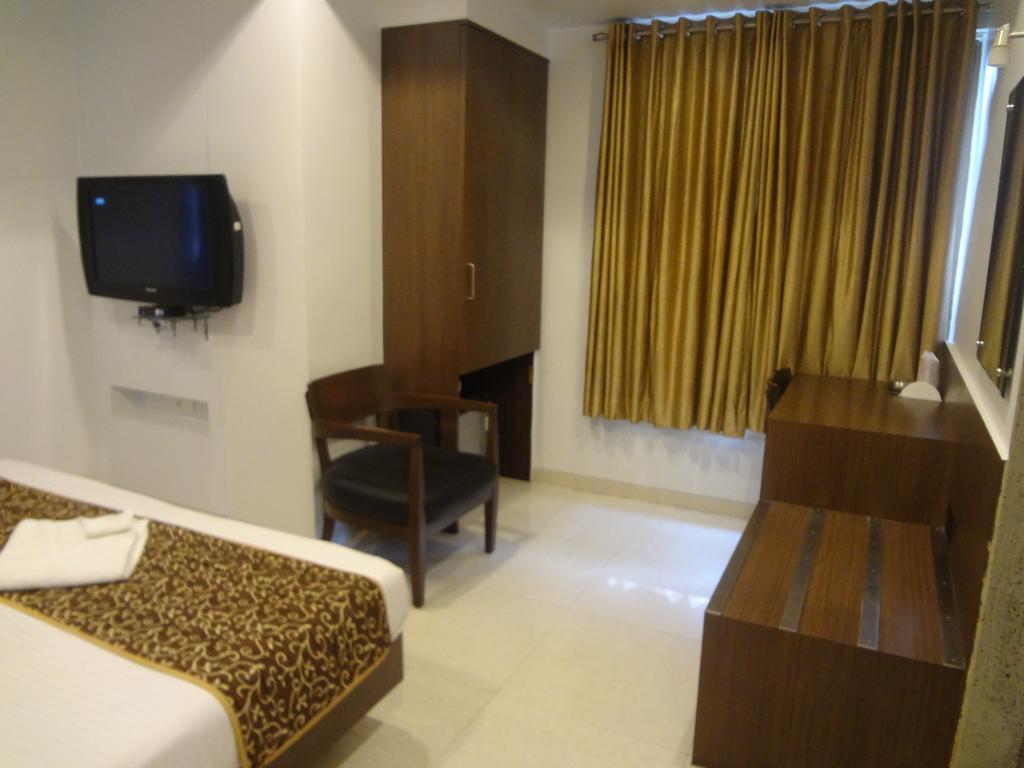 Hotel Adi Nagpur Ngoại thất bức ảnh