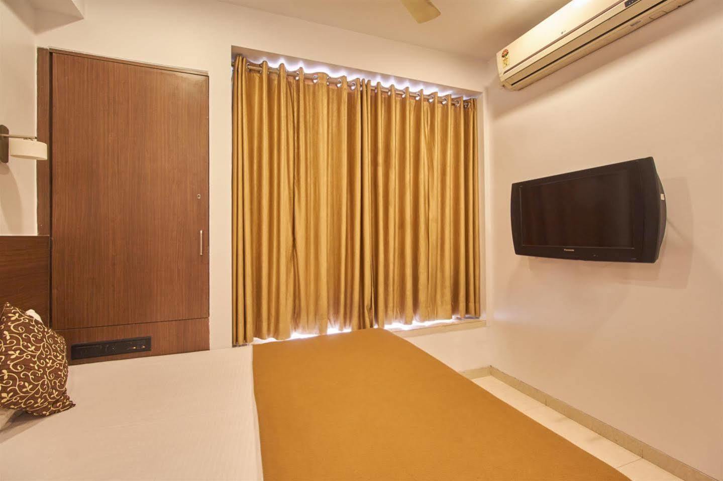 Hotel Adi Nagpur Ngoại thất bức ảnh