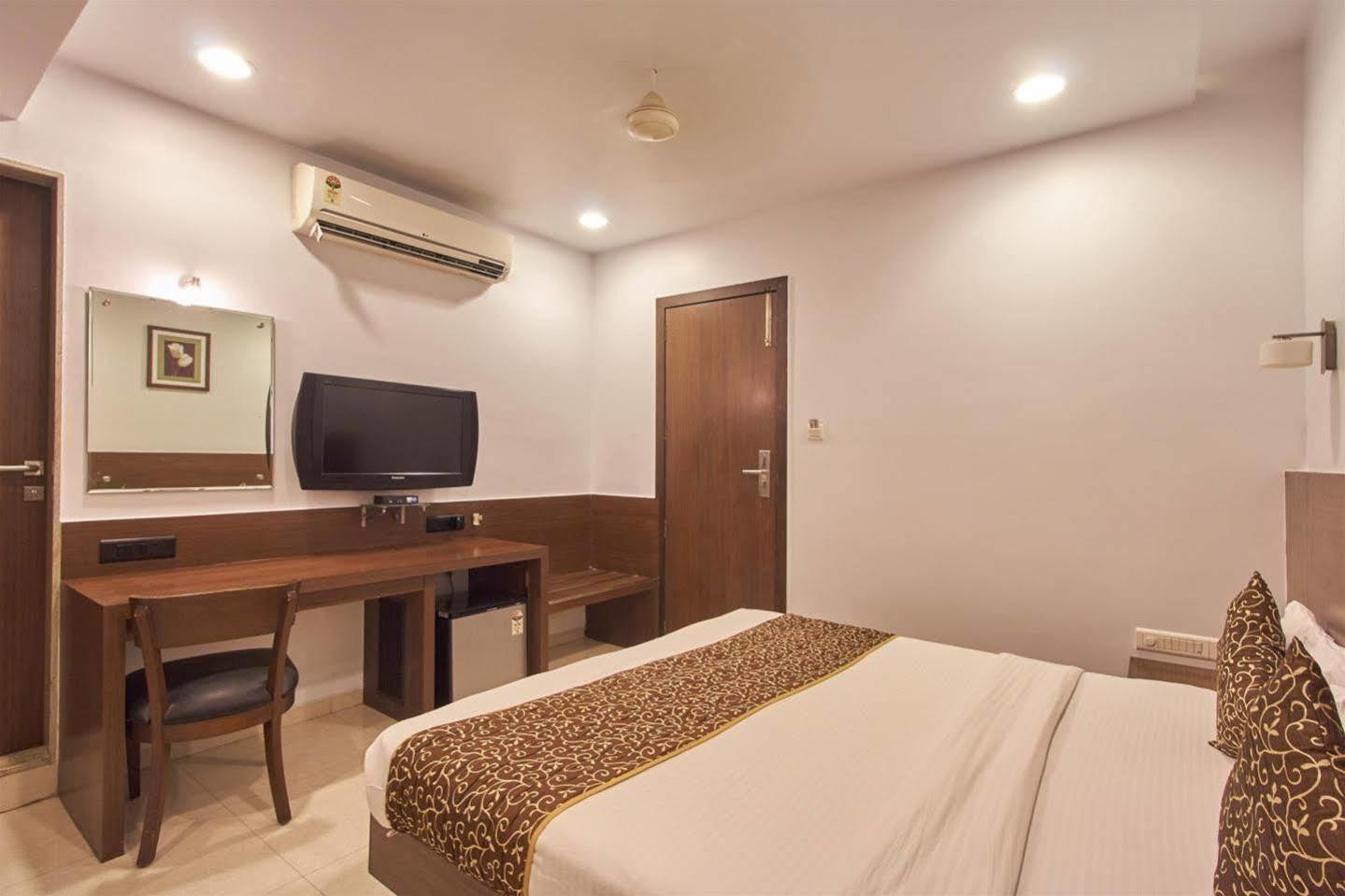 Hotel Adi Nagpur Ngoại thất bức ảnh