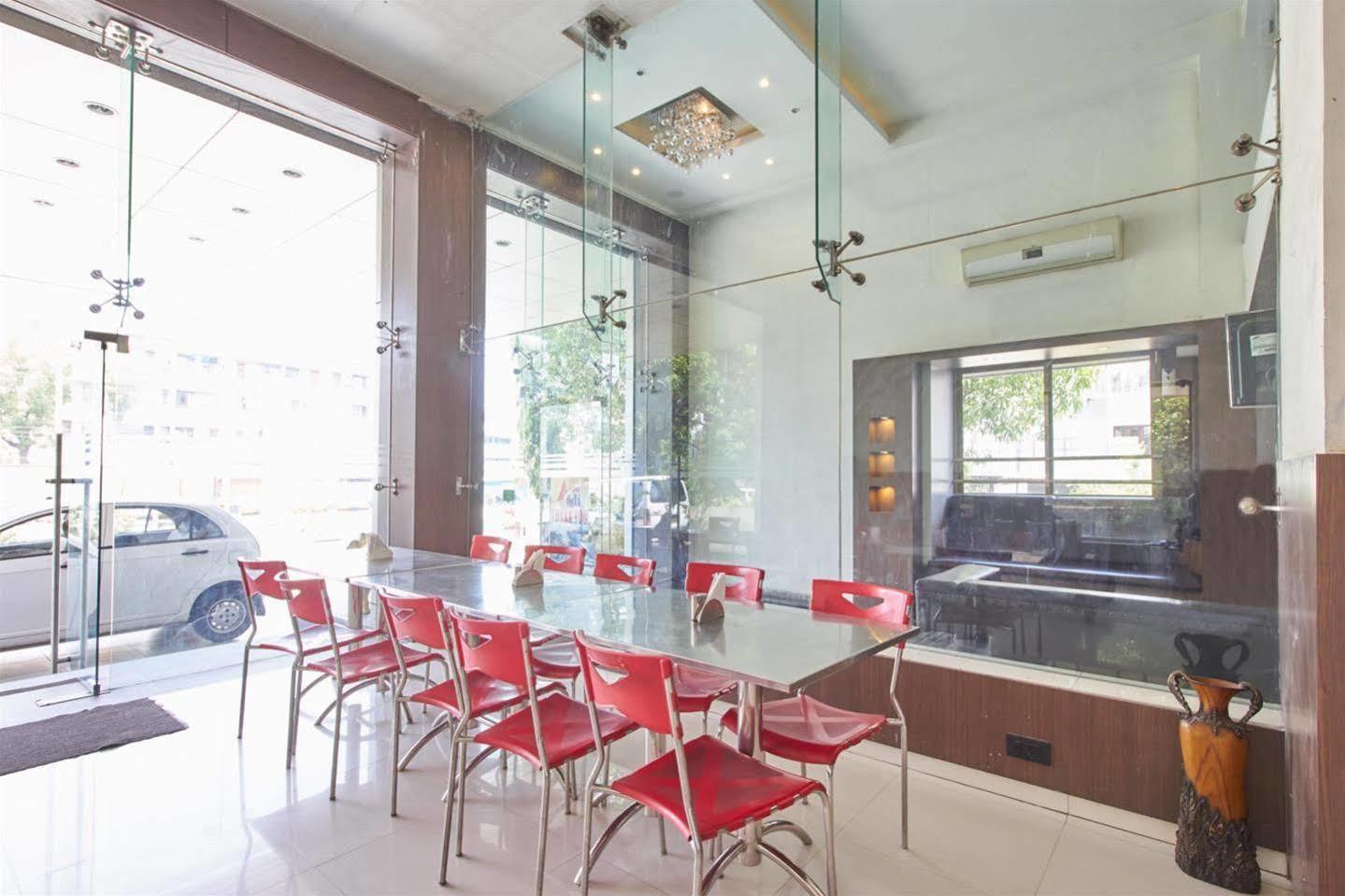 Hotel Adi Nagpur Ngoại thất bức ảnh